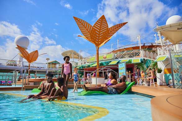 Royal Caribbean International, Freedom of the Seas, Pool Deck, 6, NMorley.jpg